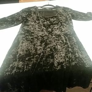 Black crushed velvet 3/4 sleeve dress